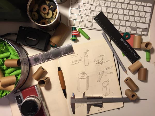 Fotografia Analógica - Carrte de película fotográfica en madera