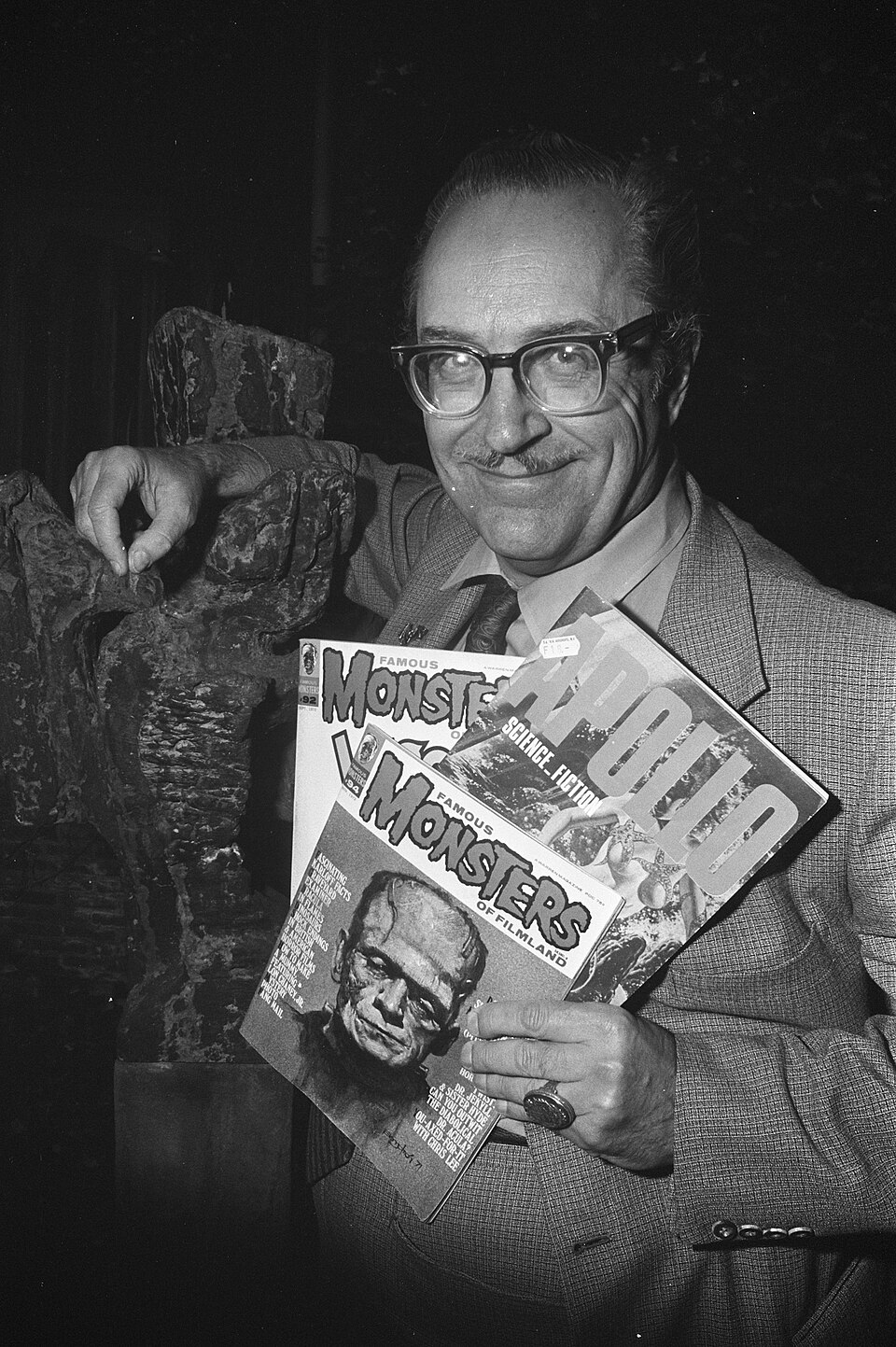 Forrest J Ackerman op persconferentie Nederlands contactcentrum voor Science Fi, Bestanddeelnr 925-8259 · 1972